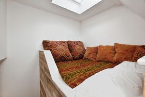 Photo 16- click for photo gallery